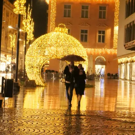 Sabine G Apartment *