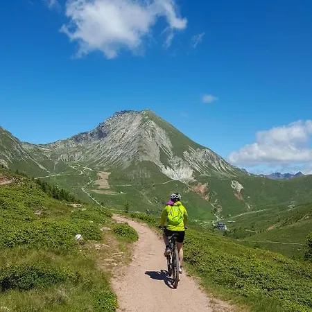 アパート Sabine G メラーノ