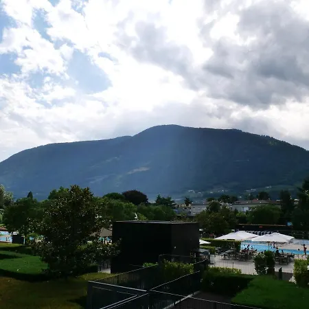 Sabine G Apartment *