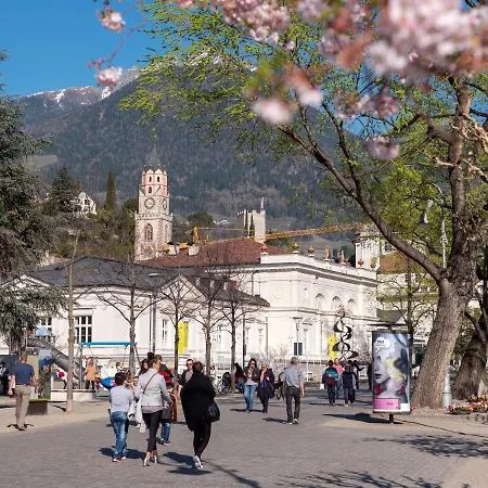 Sabine G Apartment *